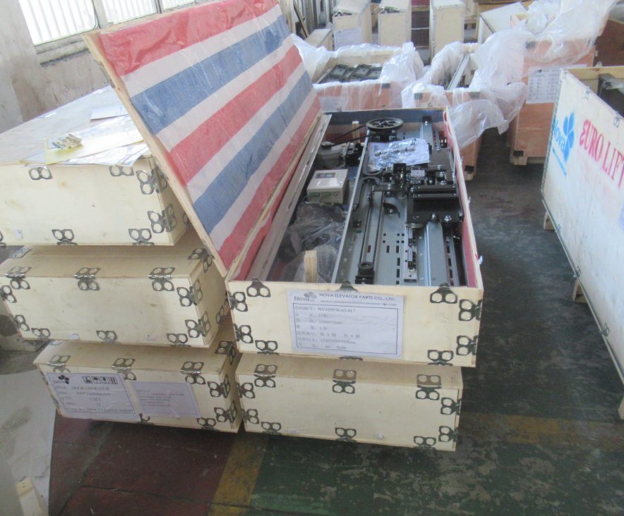 4 Panels Center Opening Elevator Door Operator and Elevator Landing Door for Passenger Elevator