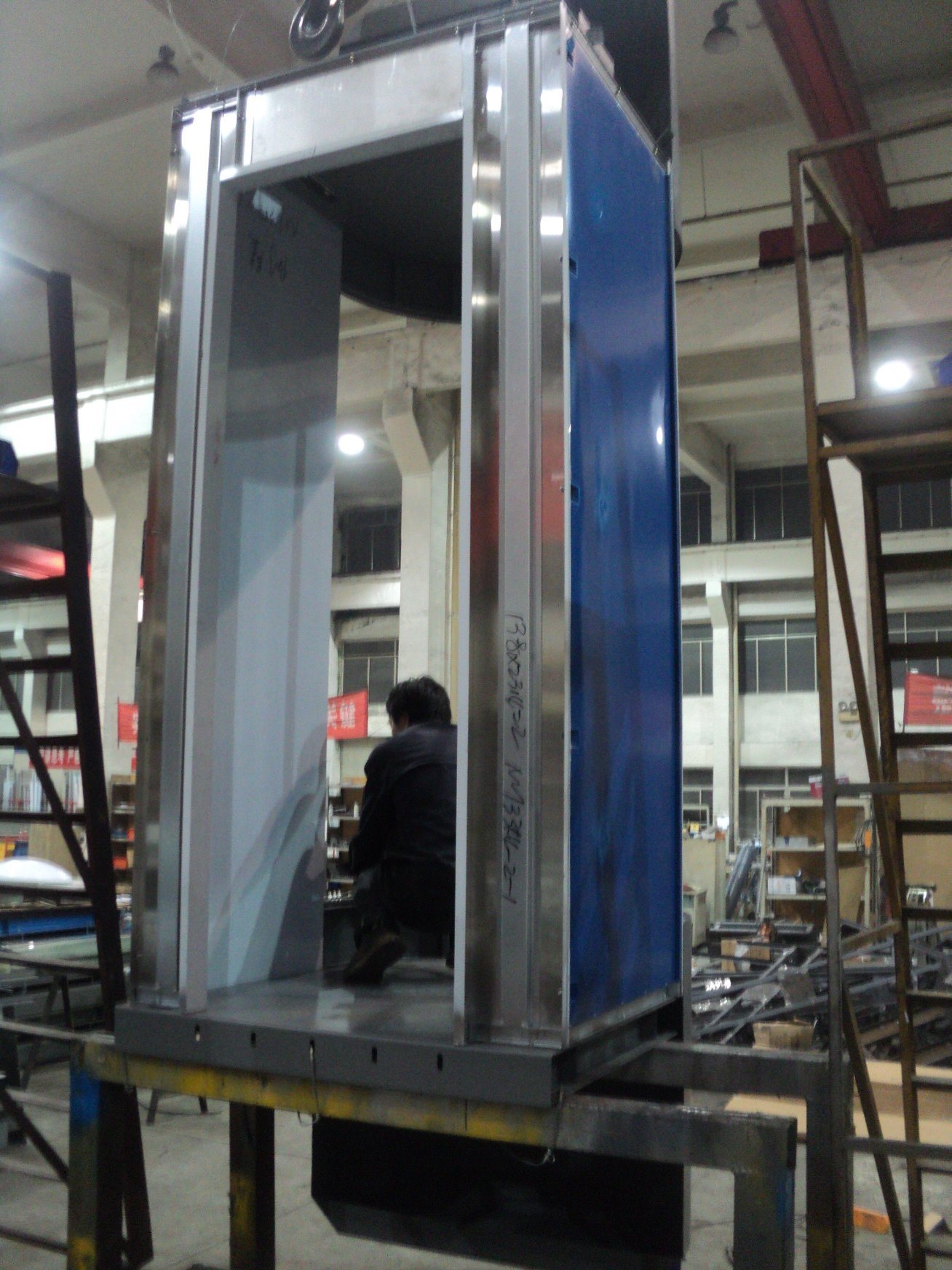 Luxury Golden Mirror Stainless Steel Passenger Elevator Lift Cabin