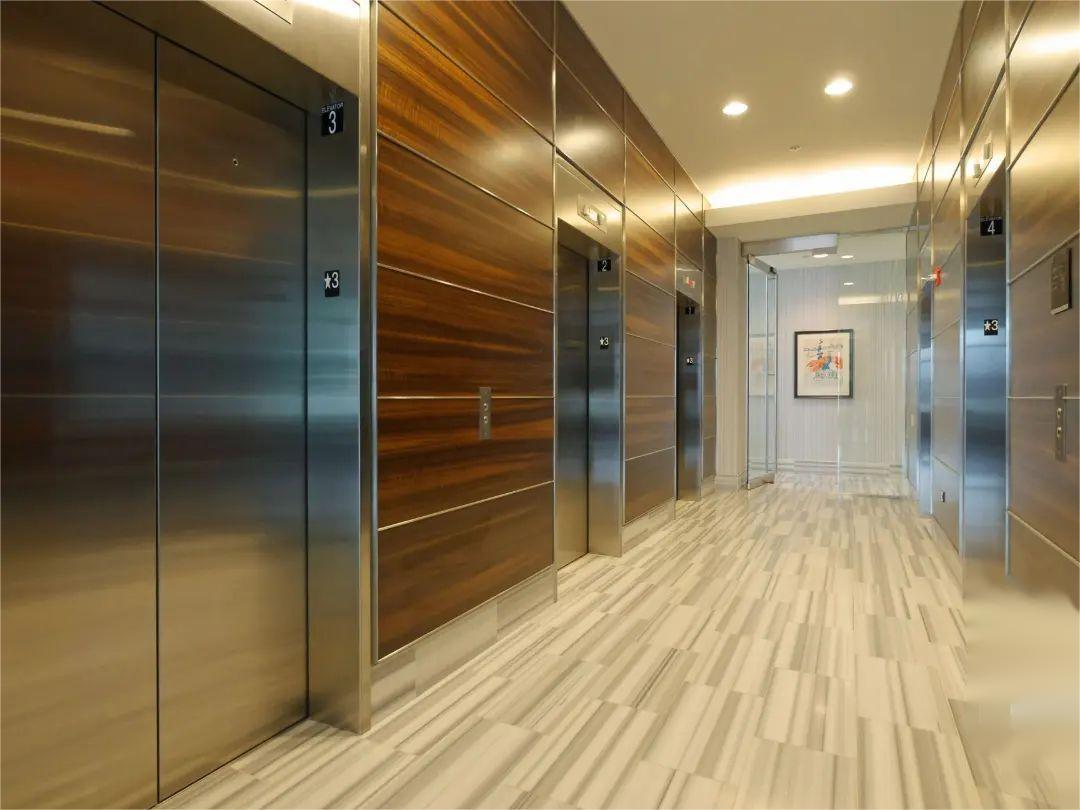 China Factory 1.00-1.75m/S Direct Sale 630-1250kgs Outdoor Traction Passenger Elevator